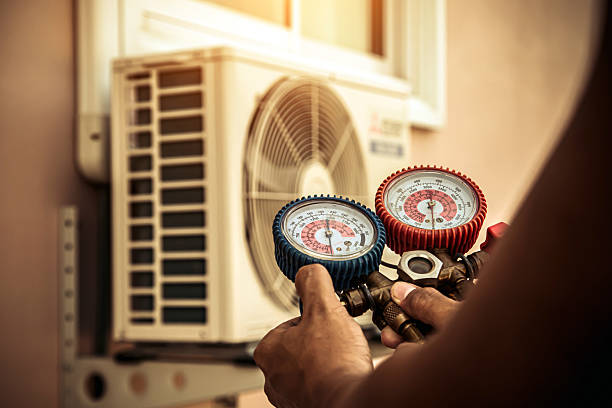 Professional Ac Installation technician working in Justin, TX